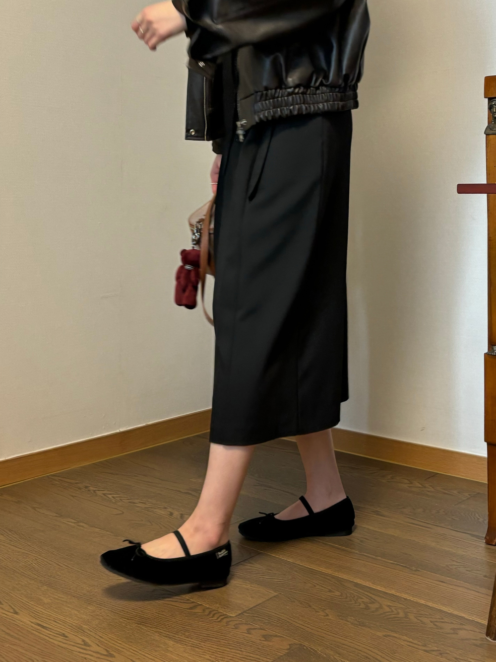 치마 모델 착용 이미지-S1L91